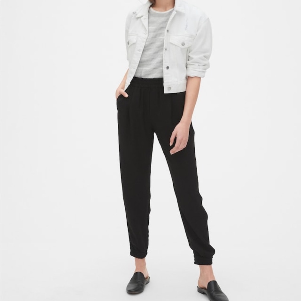 GAP•Black Drapey Joggers•Size XS